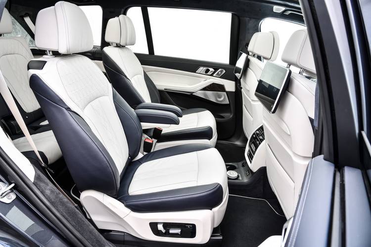 BMW X7 G07 2018 assentos traseiros