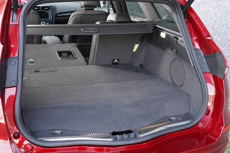 Foed Mondeo CD391 facelift 2019 rear folding seats