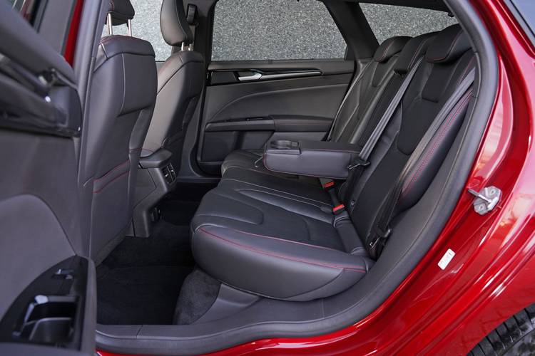 Foed Mondeo CD391 facelift 2019 rear seats