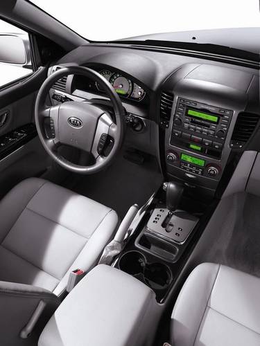 Interno di una Kia Sorento facelift 2008