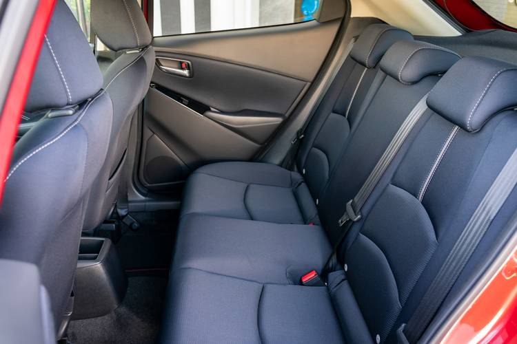 Mazda 2 DJ facelift 2020 rear seats