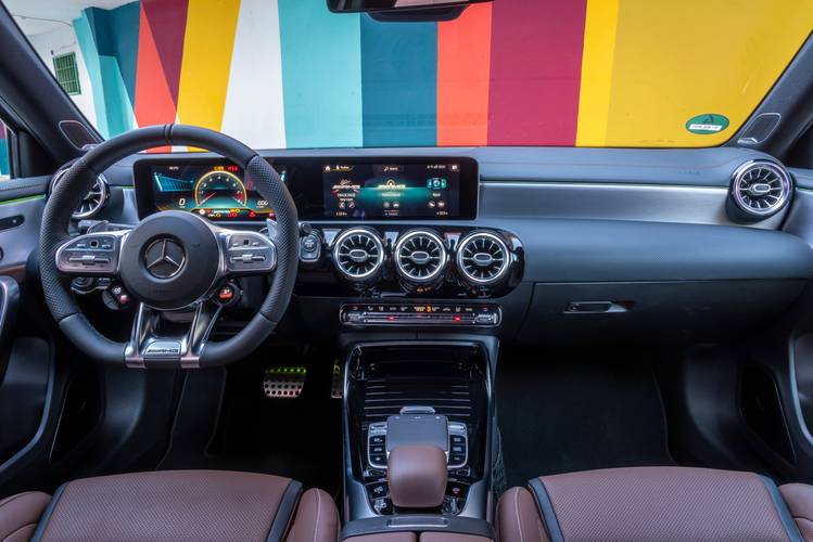 Mercedes Benz A AMG W177 2019 intérieur