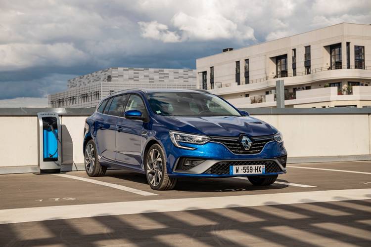 Renault Megane Grandtour Facelift 2020 charging