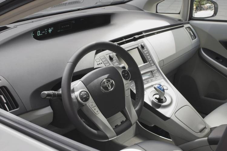 Toyota Prius XW30 2010 interieur