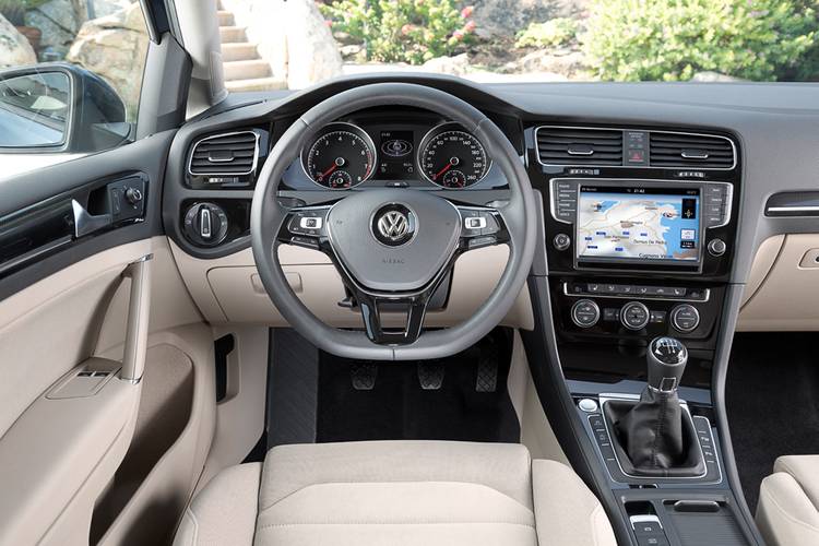 Volkswagen Golf 5G VW 2012 Innenraum