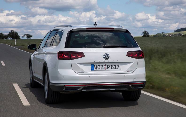 Volkswagen VW Passat Variant Alltrack B8 facelift 2021 familiar