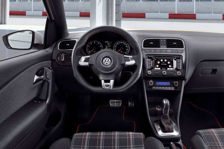 Volkswagen VW Polo GTI 6R 2010 interieur