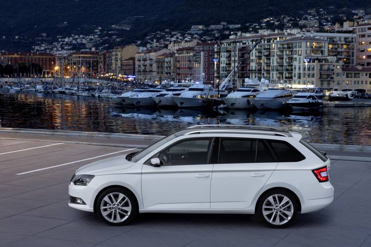 Škoda Fabia NJ5 2014 station wagon